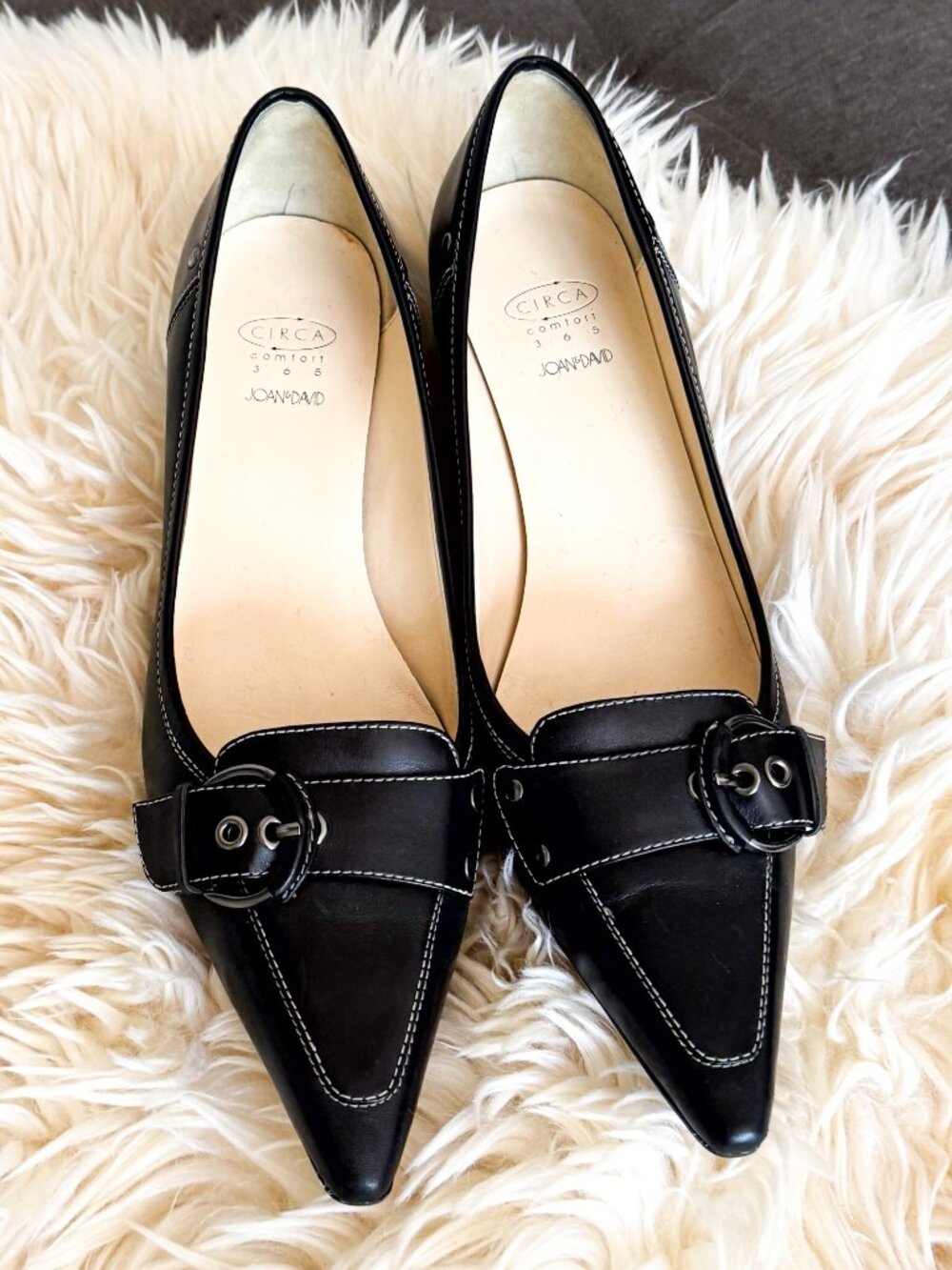Vintage Y2K Joan and David Black Kitten Heels (8.5) Like New